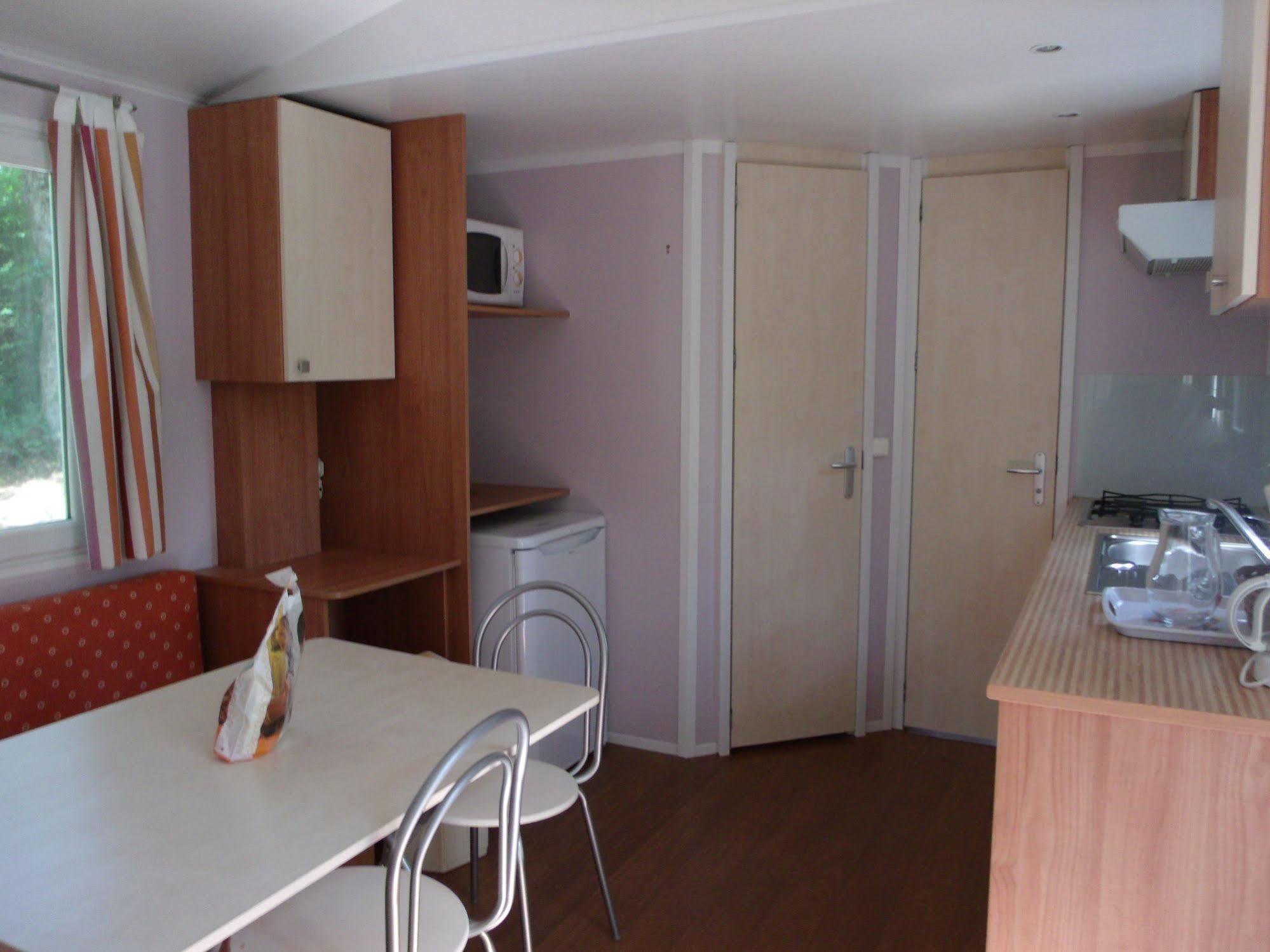 Camping De La Croix D'Arles Bourg  ภายนอก รูปภาพ
